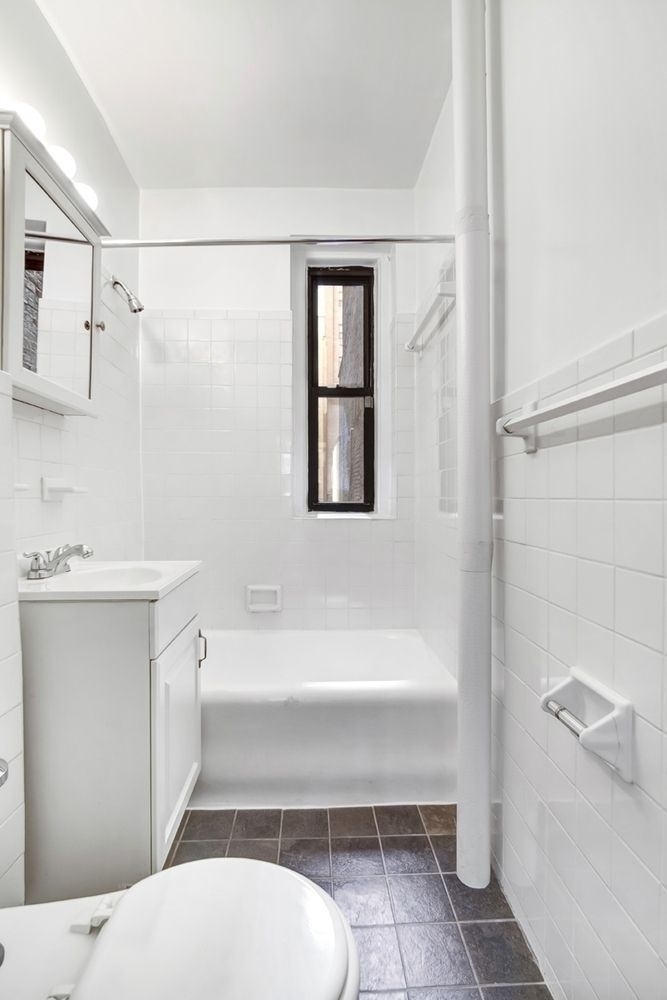 225 West 23rd Street - Photo 1