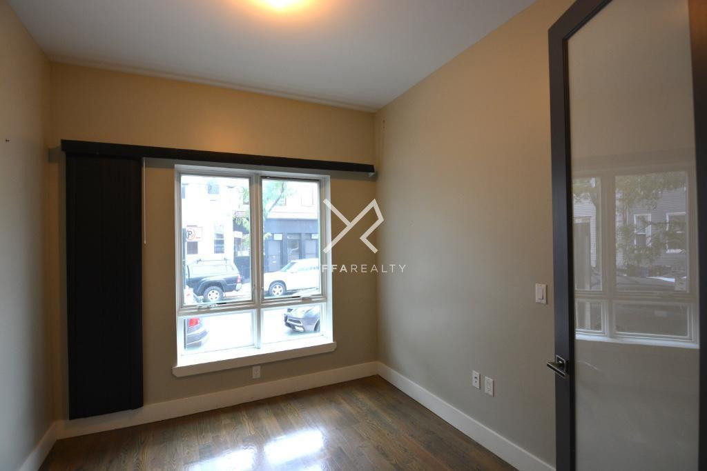 555 Fairview Avenue - Photo 2