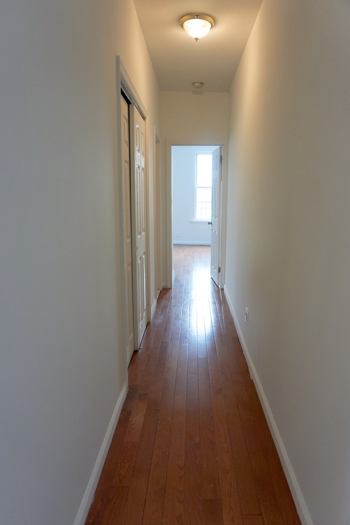 25-9 Astoria Boulevard - Photo 6