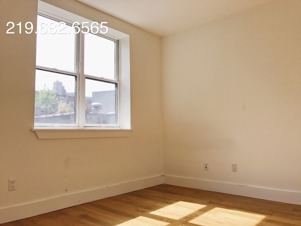 106 Meserole Street - Photo 1