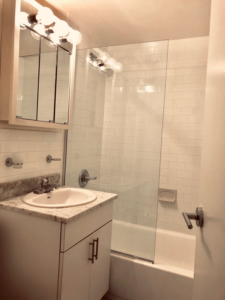 Gramercy - Photo 6