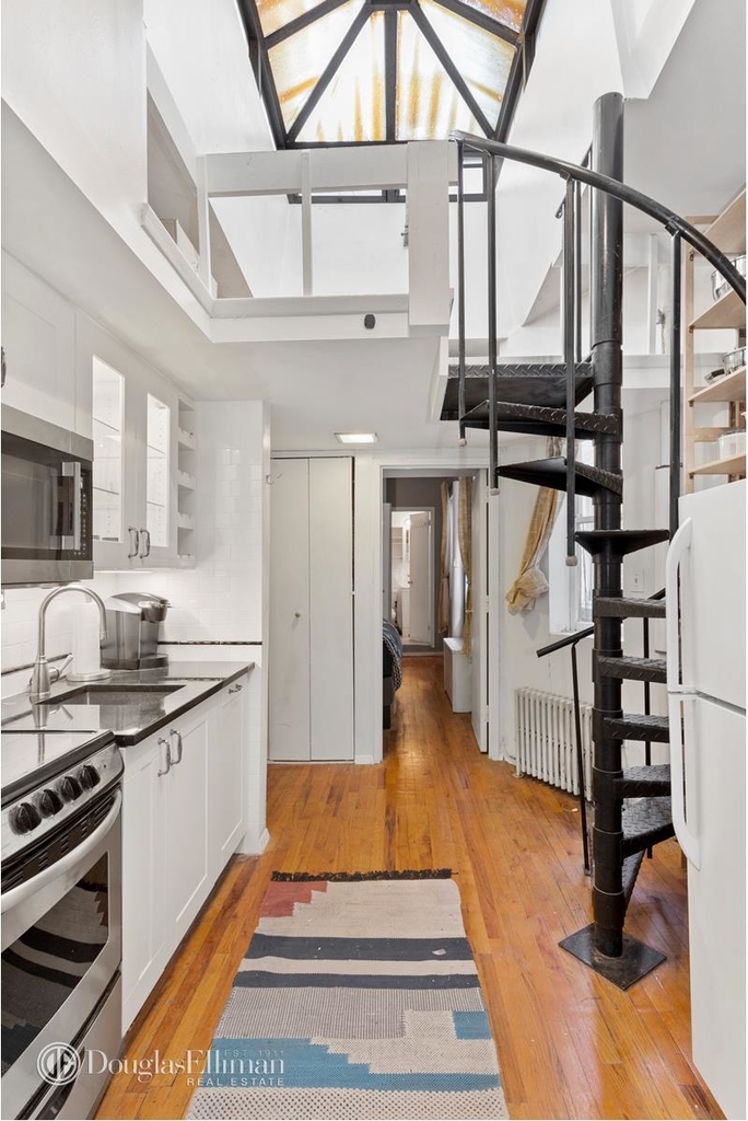 317 East 73rd St - Photo 3