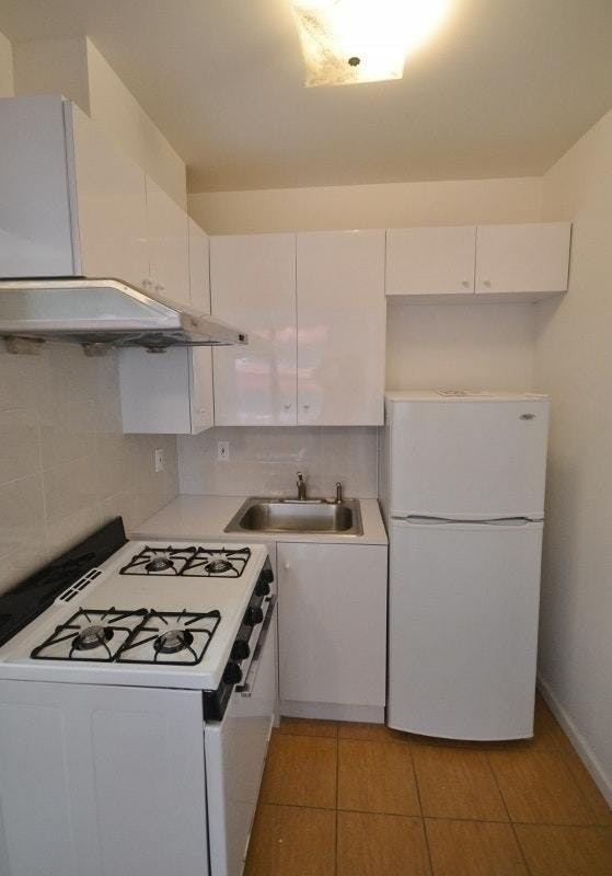 155 East 33rd Street - Photo 2