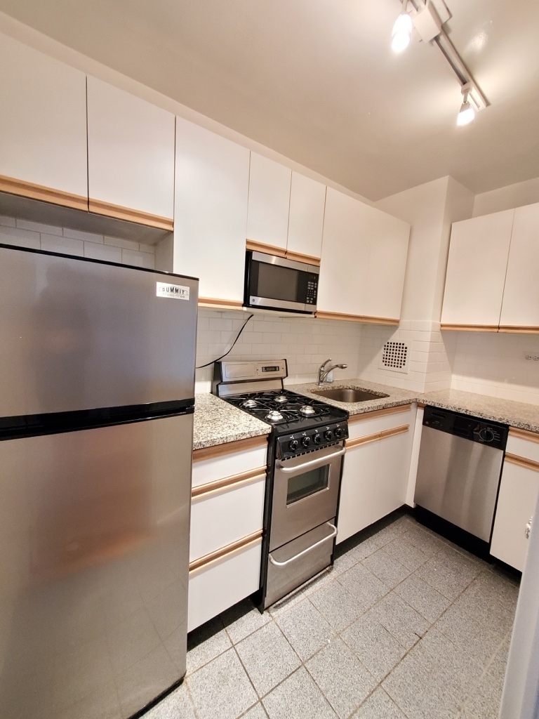  east 86 st  - Photo 5