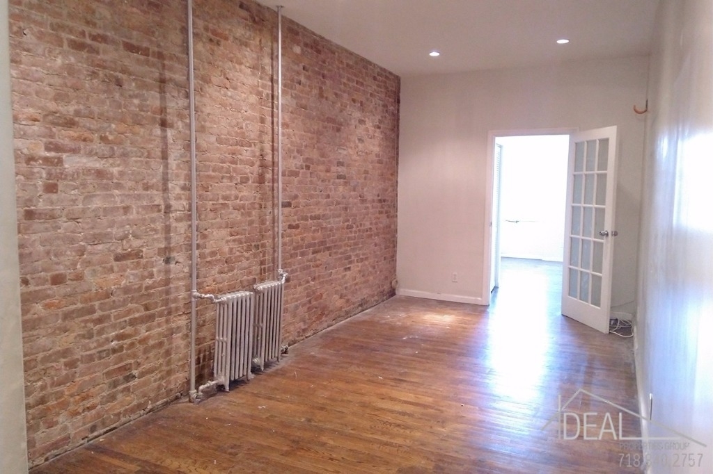 7th Avenue NO FEE top location between 16th and 17th Street - Photo 2