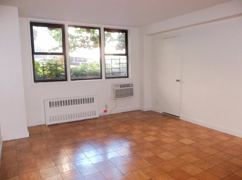 236 East 36th Street - Photo 4