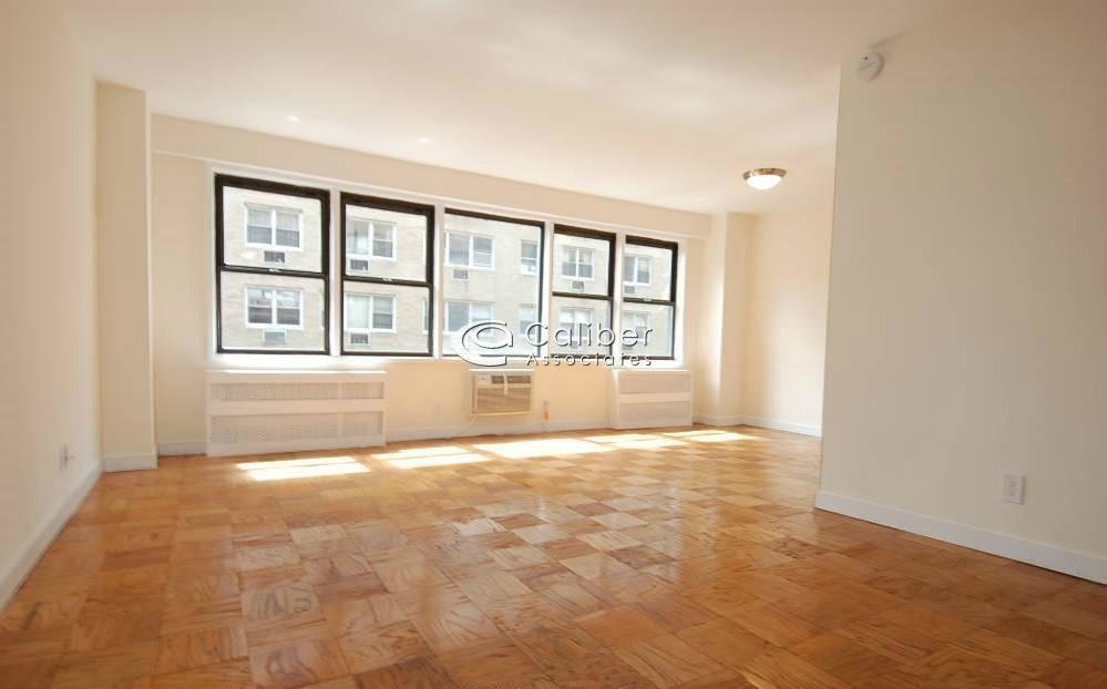 236 East 36th Street - Photo 0