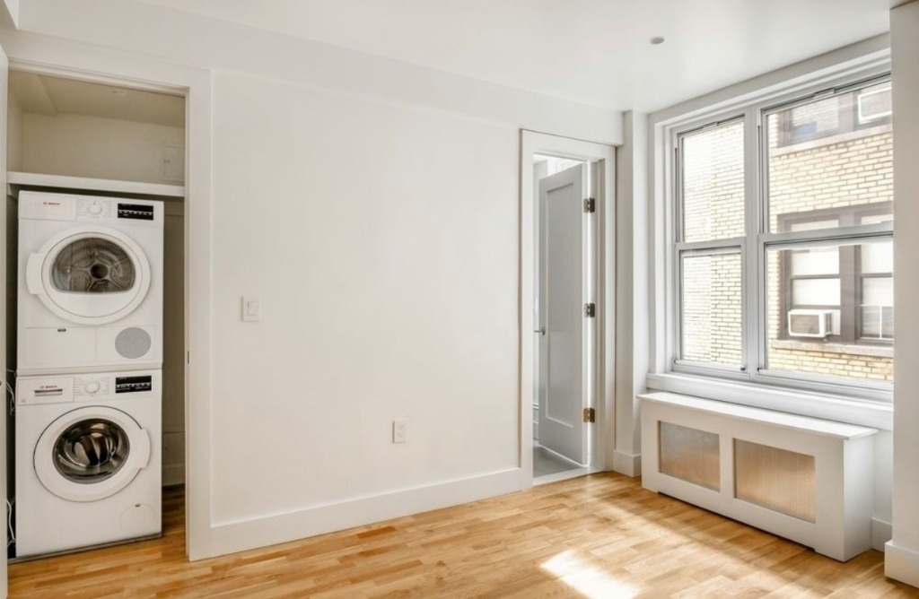 301 East 21st  - Photo 2