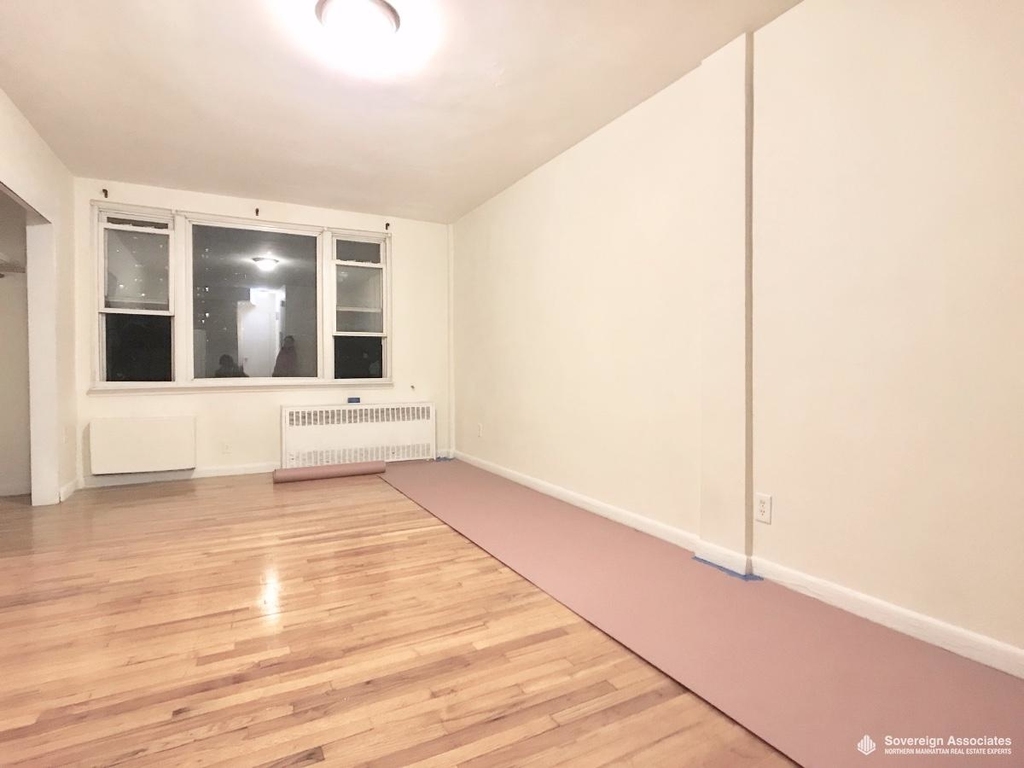 260  West 27th Street - Photo 2