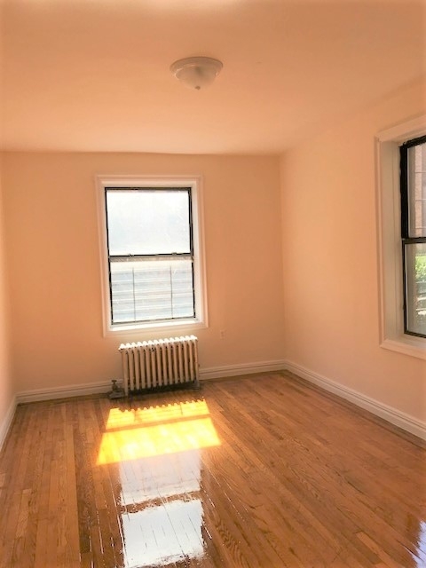 2150 Wallace Ave - Photo 7