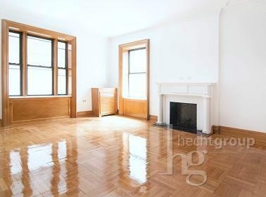 200 West 55th Street - Photo 0