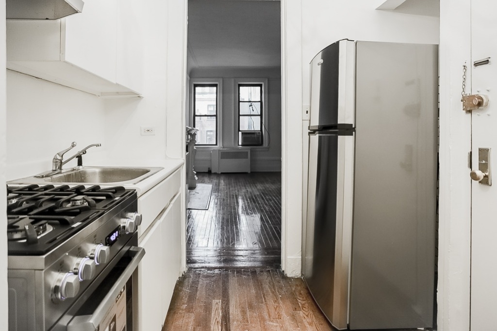 11 East 80th Street  - Photo 2