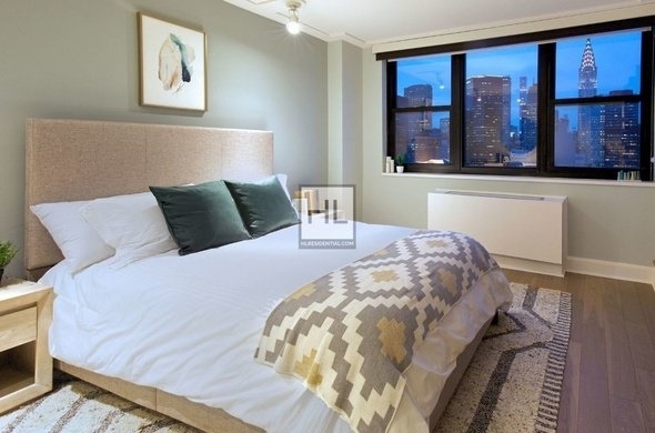 150 East 34th Street - Photo 1