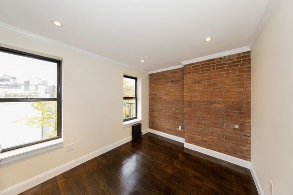 445 East 9th Street - Photo 3