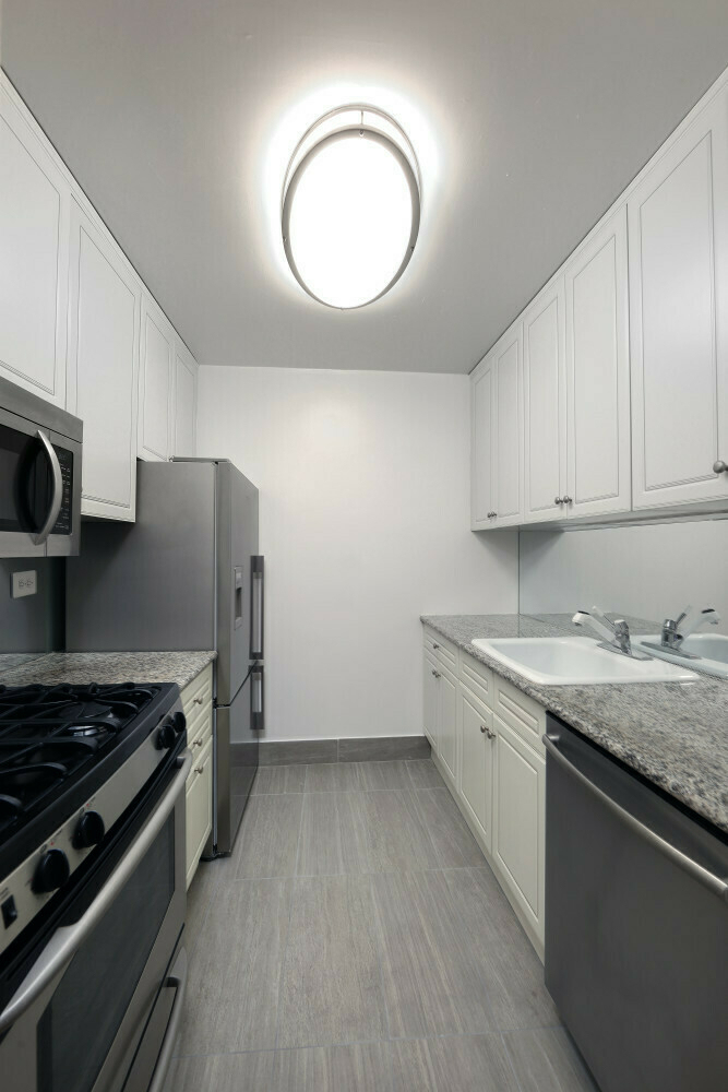 101 West 55th Street - Photo 2