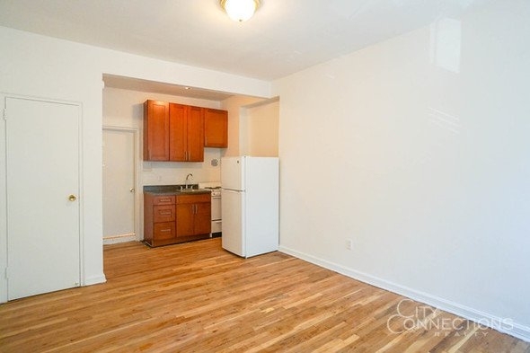 319 East 5th Street - Photo 0