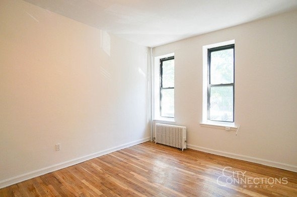 319 East 5th Street - Photo 2