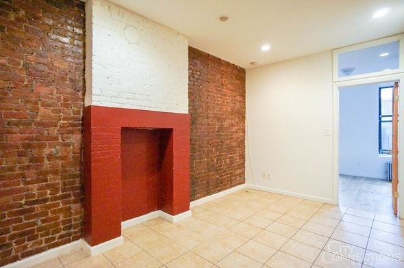 65 St Marks Place - Photo 2