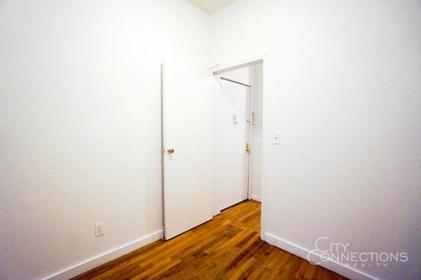 324 East 13th Street - Photo 5