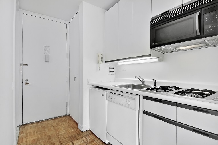 500 West 43rd Street - Photo 2