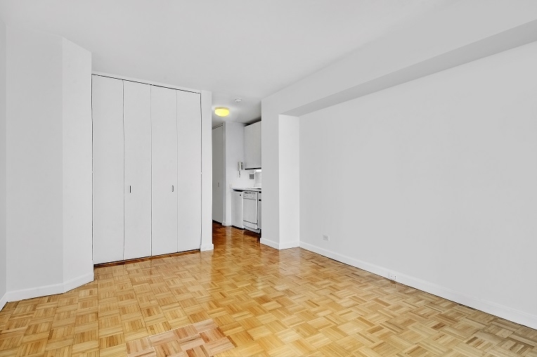 500 West 43rd Street - Photo 1