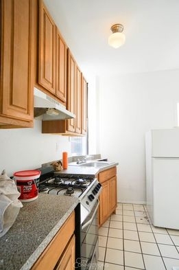 324 East 13th Street - Photo 2