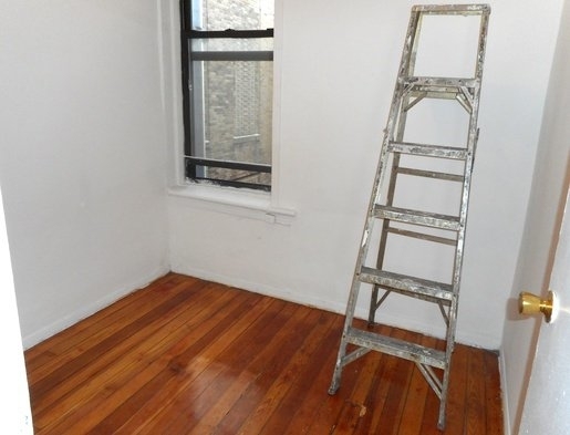 324 East 13th Street - Photo 5