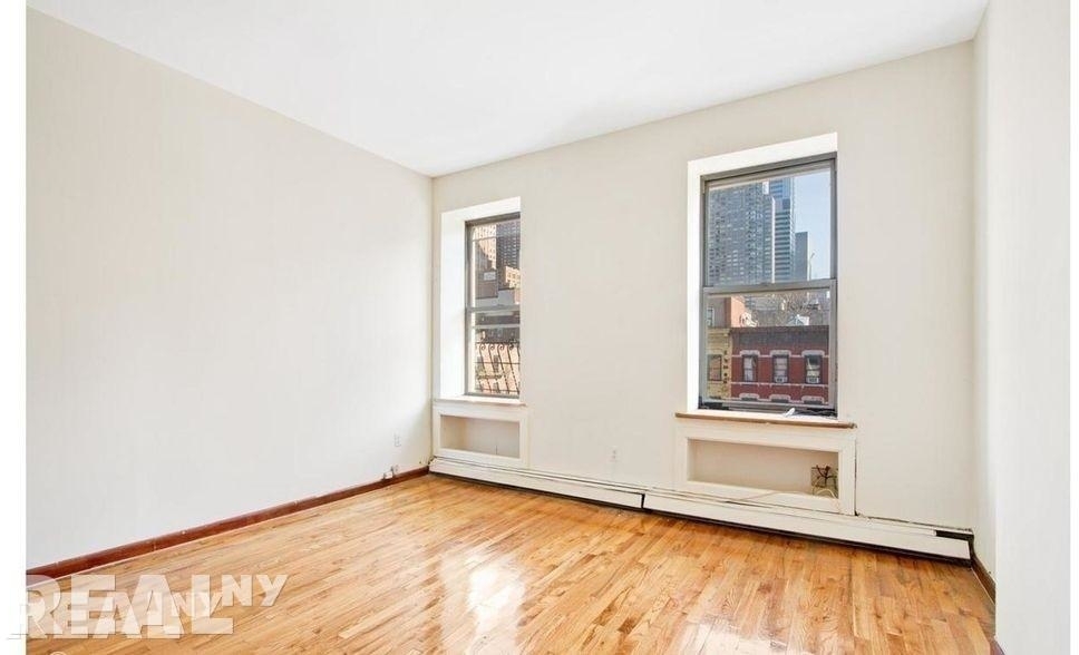 679 Ninth Avenue - Photo 1