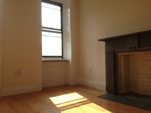 852 Amsterdam Avenue - Photo 0