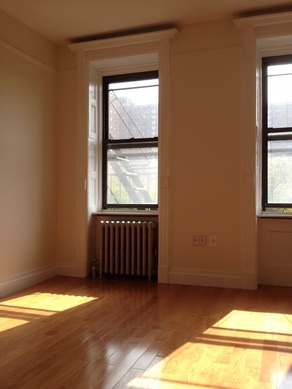 852 Amsterdam Avenue - Photo 2