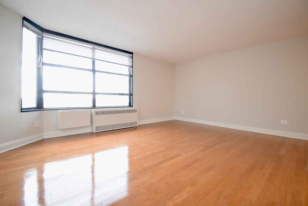 3333 Broadway - Photo 2