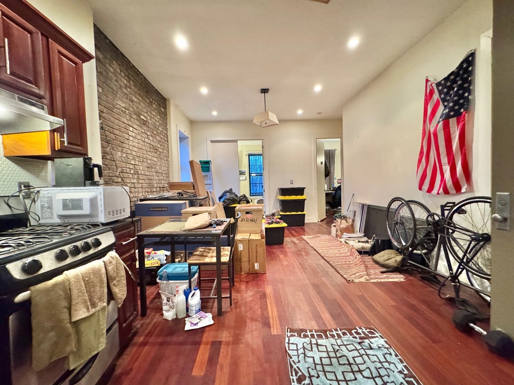 126 Grattan Street - Photo 0