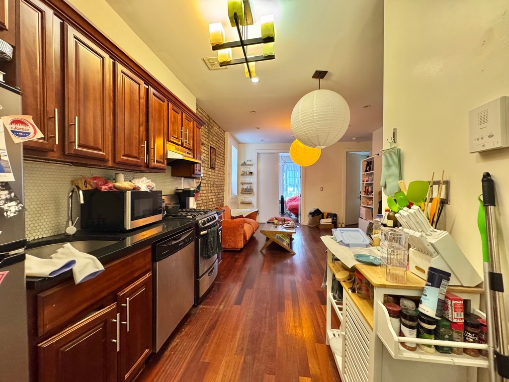 126 Grattan Street - Photo 0