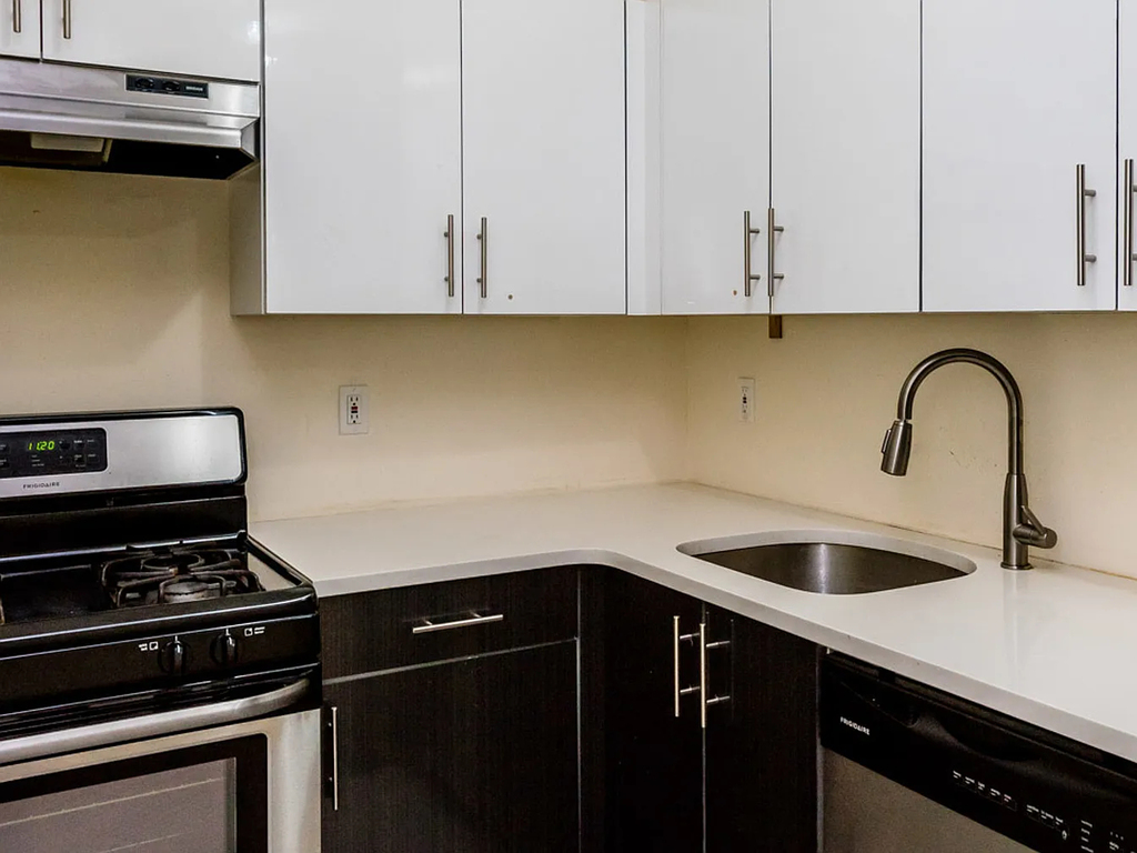 229 Jefferson Street - Photo 1