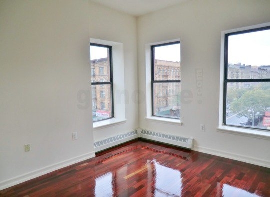 444 Manhattan Avenue - Photo 0