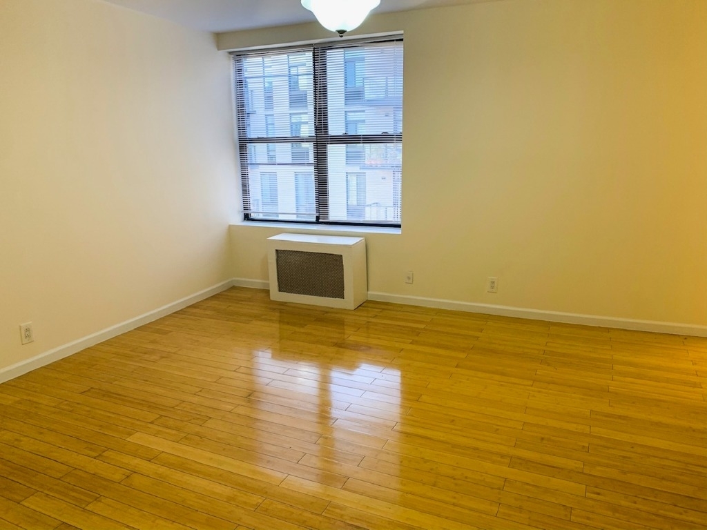 31 Ocean Parkway - Photo 1