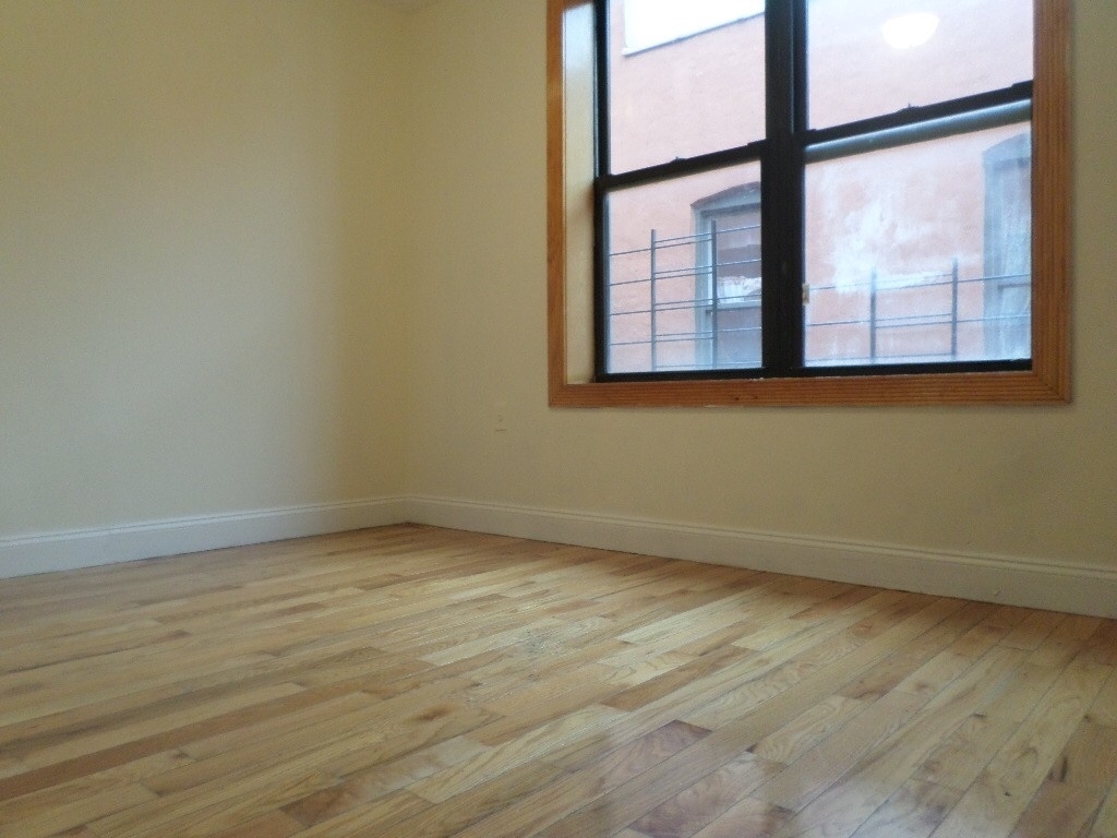 37-03 95th Street - Photo 3