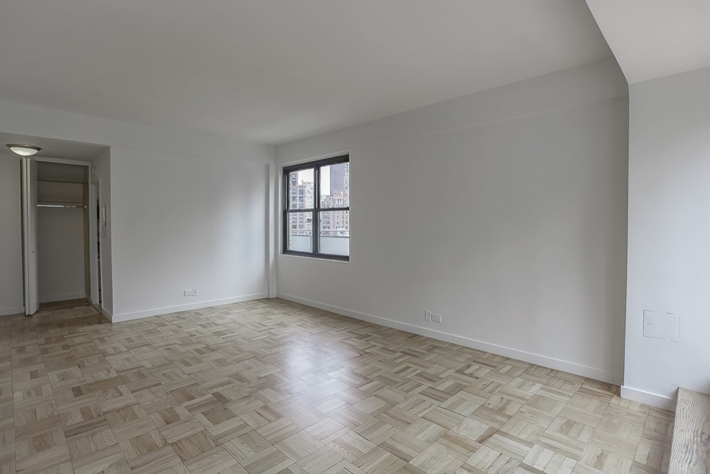 333 East 49th Street - Photo 1