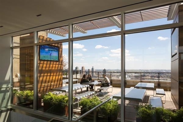 401 East 34th Street - Photo 13