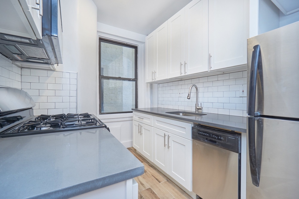 583 West 215th Street - Photo 5