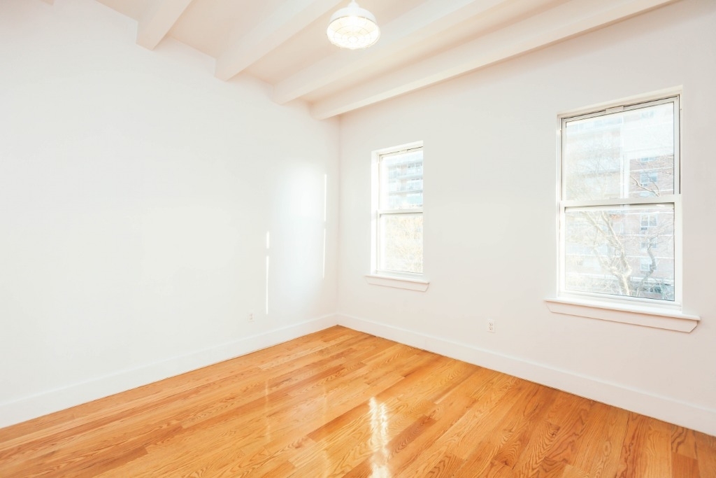 31 Montrose Ave - Photo 9