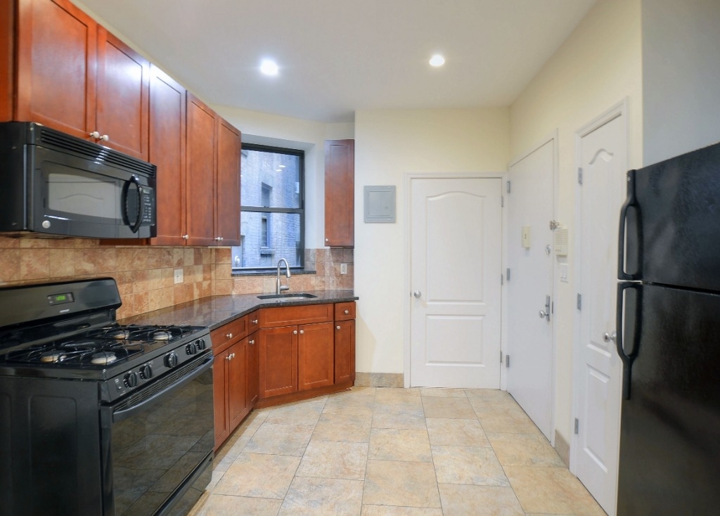 785 Ninth Avenue 2c - Photo 0