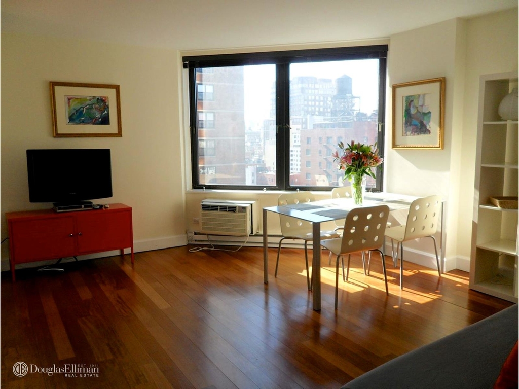 1601 Third Avenue - Photo 0