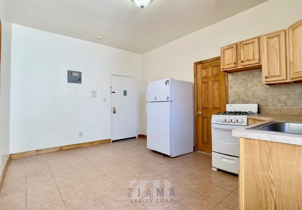 1325 Pacific Street - Photo 4