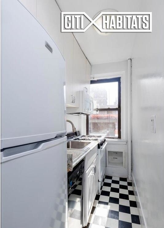 237 East 20th Street - Photo 1