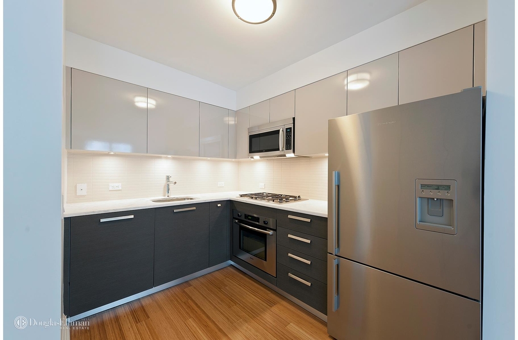 505 West 47th St - Photo 1