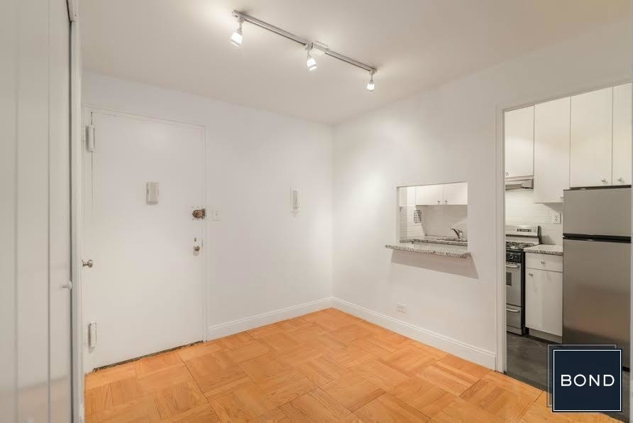 336 East 86 Street - Photo 3