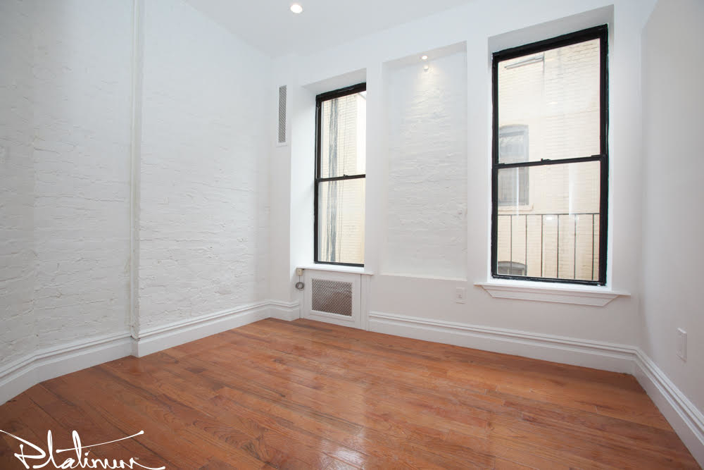 826 Ninth Ave - Photo 1