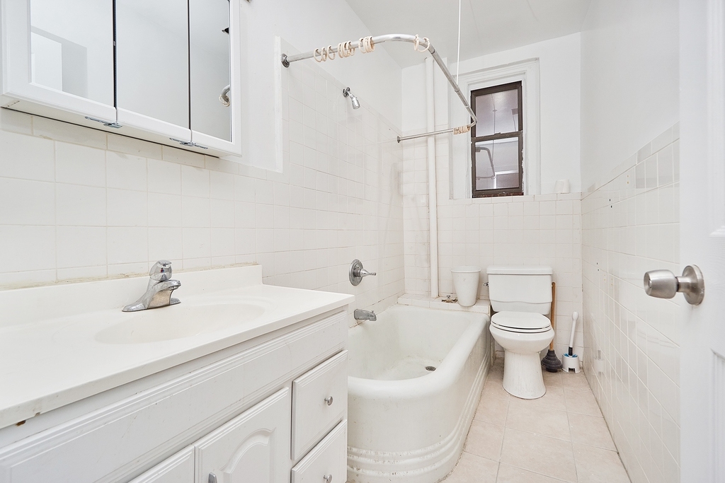 565 West 139th Street - Photo 4