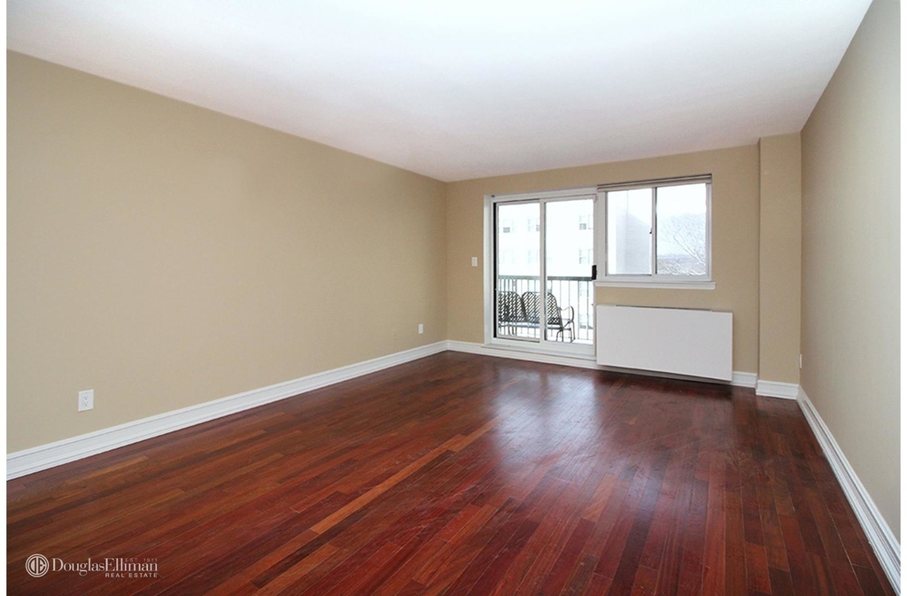 3220 Fairfield Avenue - Photo 2